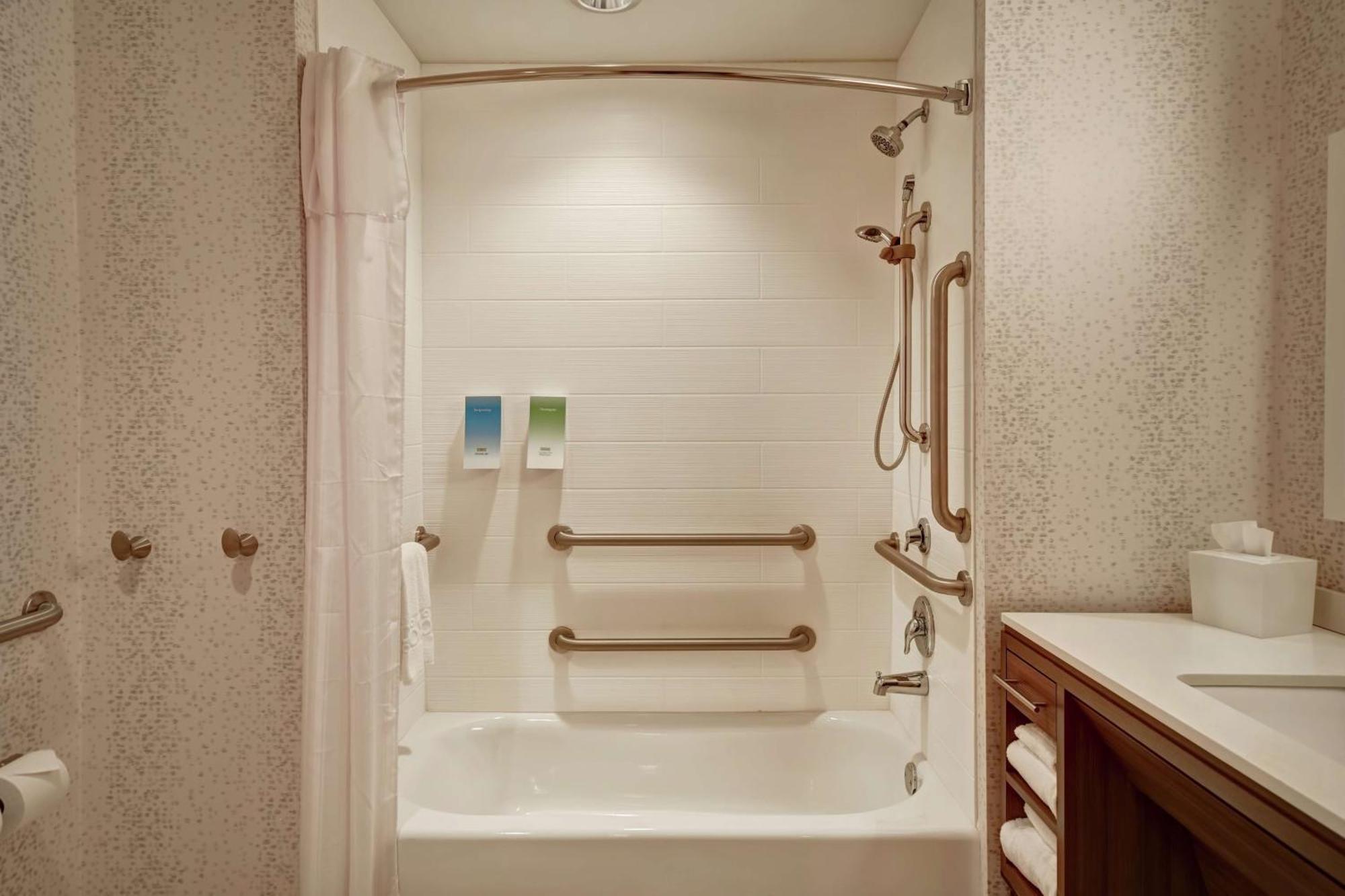 Home2 Suites By Hilton Springfield North Екстер'єр фото