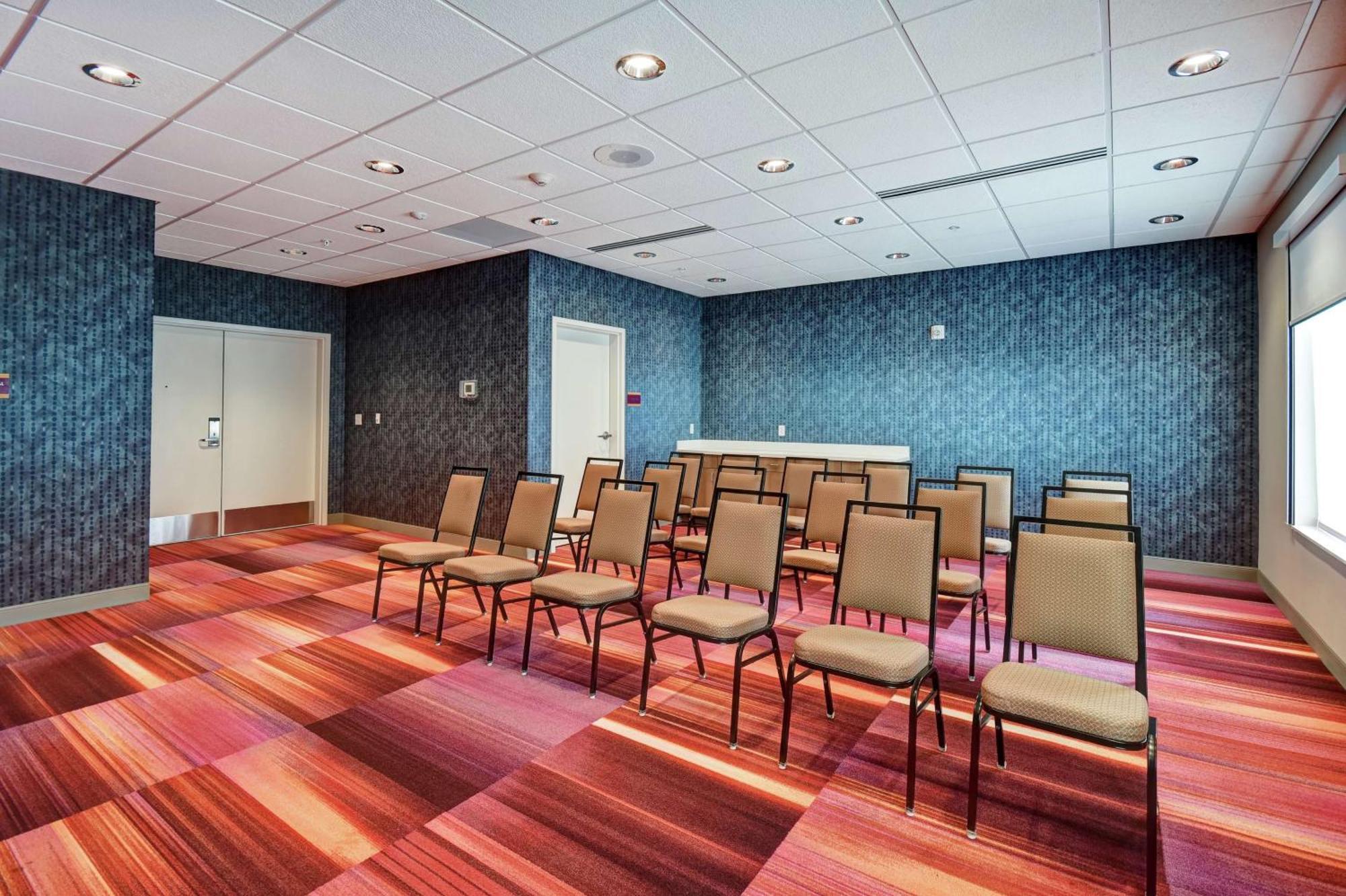 Home2 Suites By Hilton Springfield North Екстер'єр фото