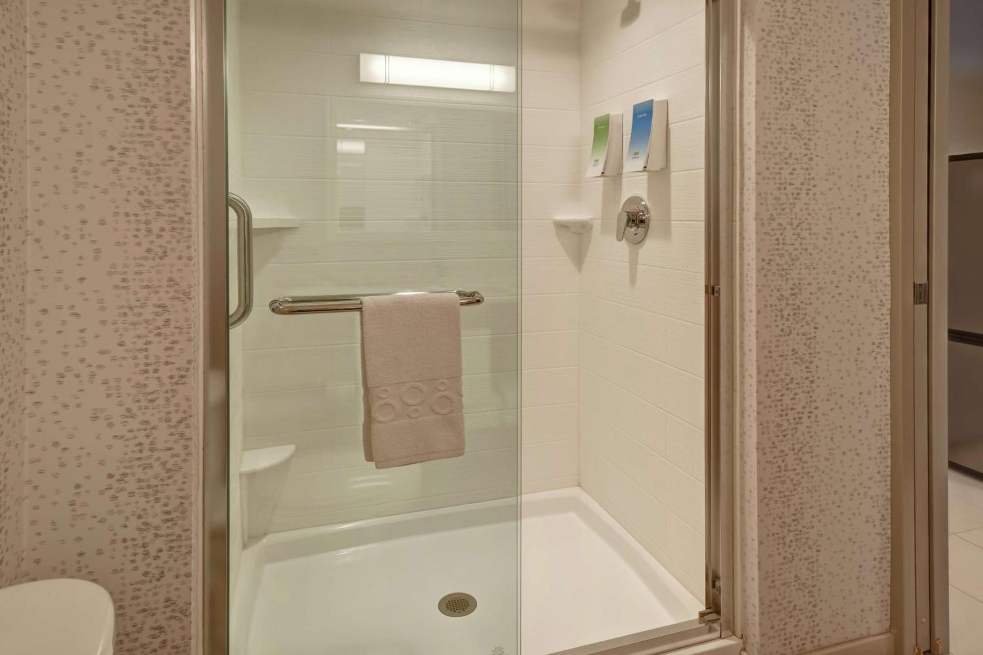 Home2 Suites By Hilton Springfield North Екстер'єр фото